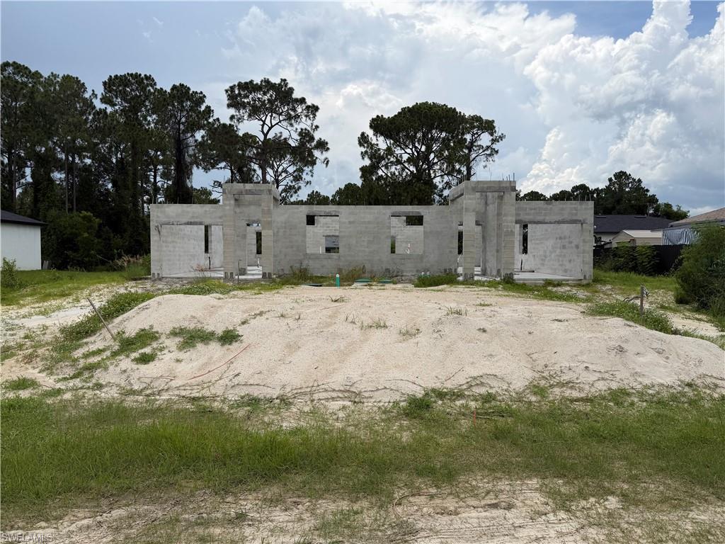Pre-Construction Investment Opportunity! Take over this partially completed duplex project and bring it to completion. This income-producing property features two 3-bedroom, 2-bathroom units, each with a 1-car garage. Construction has already begun, providing an excellent opportunity for investors or builders to save time and complete the project to their specifications.
Building permits are in place, and the approved floor plans and a detailed construction cost breakdown are available upon request. Whether you're looking to add a quality rental property to your portfolio or build for resale, this is a fantastic opportunity with significant potential.
Don't miss your chance to complete this promising duplex investment in a growing area!
