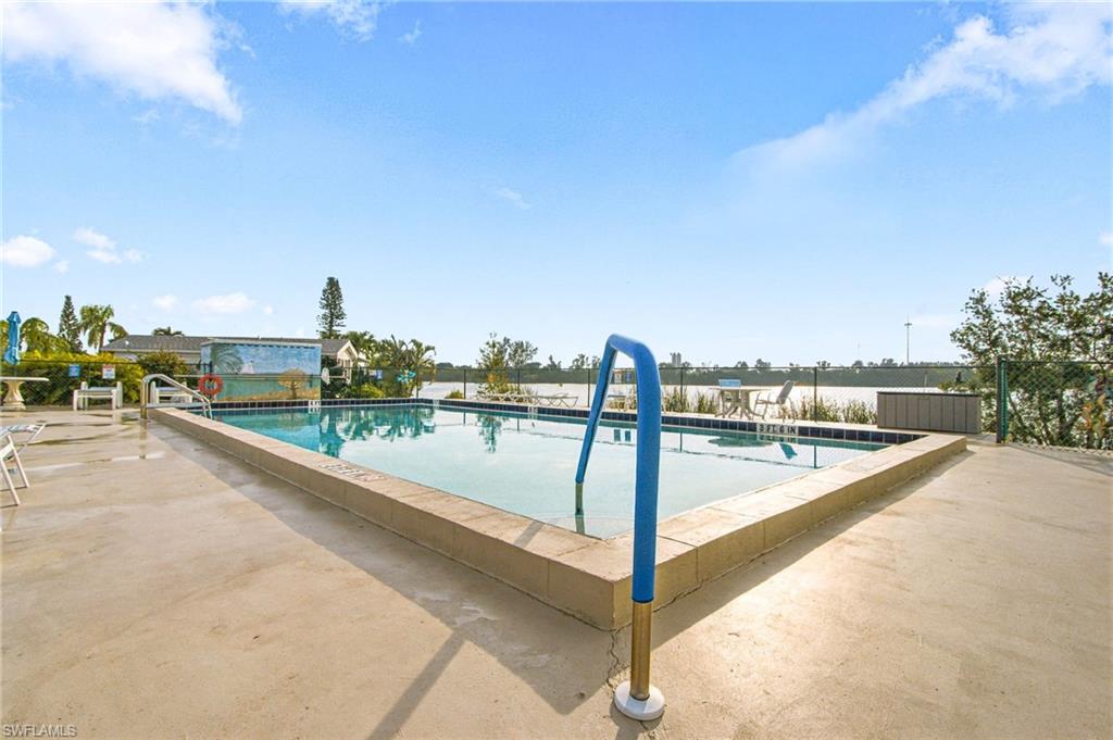 GRANADA LAKES ADULT  RV RESORT - Residential