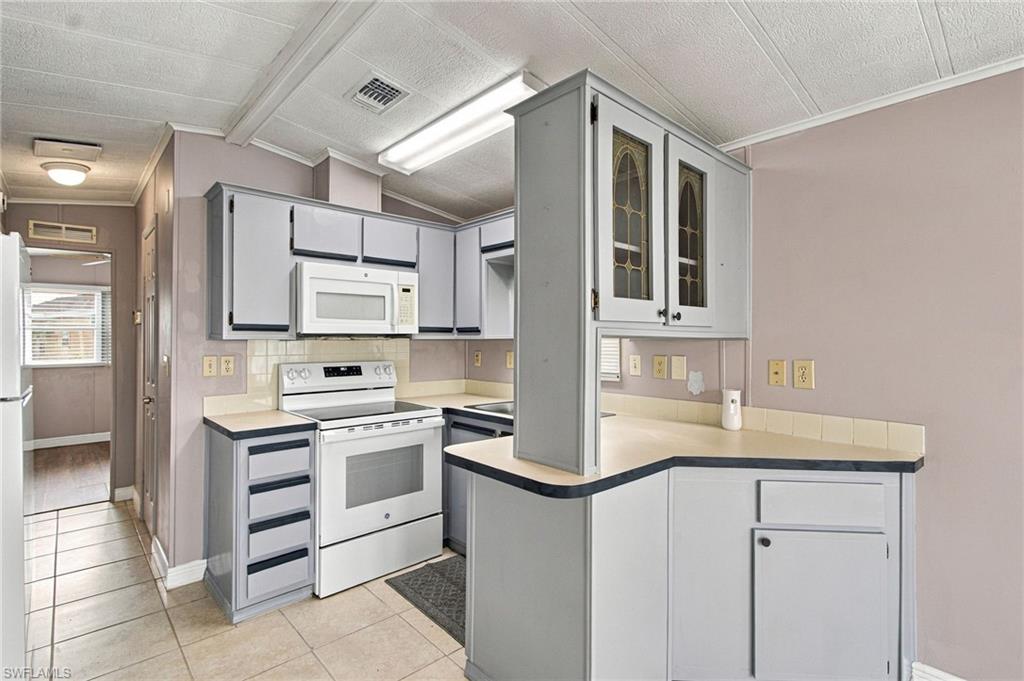GRANADA LAKES ADULT  RV RESORT - Residential