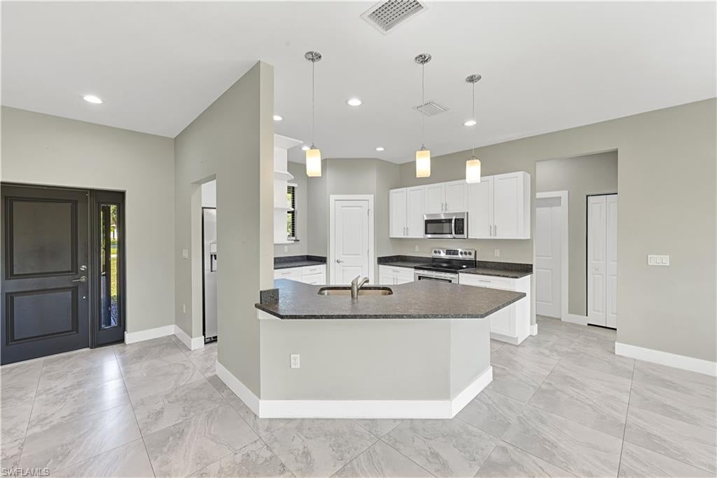 GOLDEN GATE ESTATES - Residential