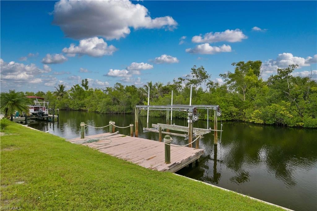 BAYSIDE ESTATES - Land