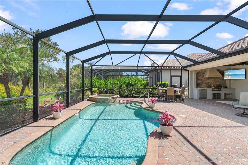 TWIN EAGLES - Residential