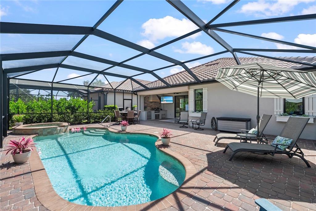 TWIN EAGLES - Residential