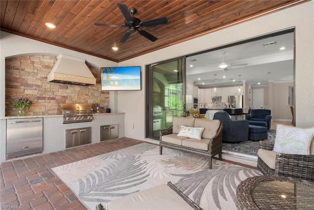 TWIN EAGLES - Residential