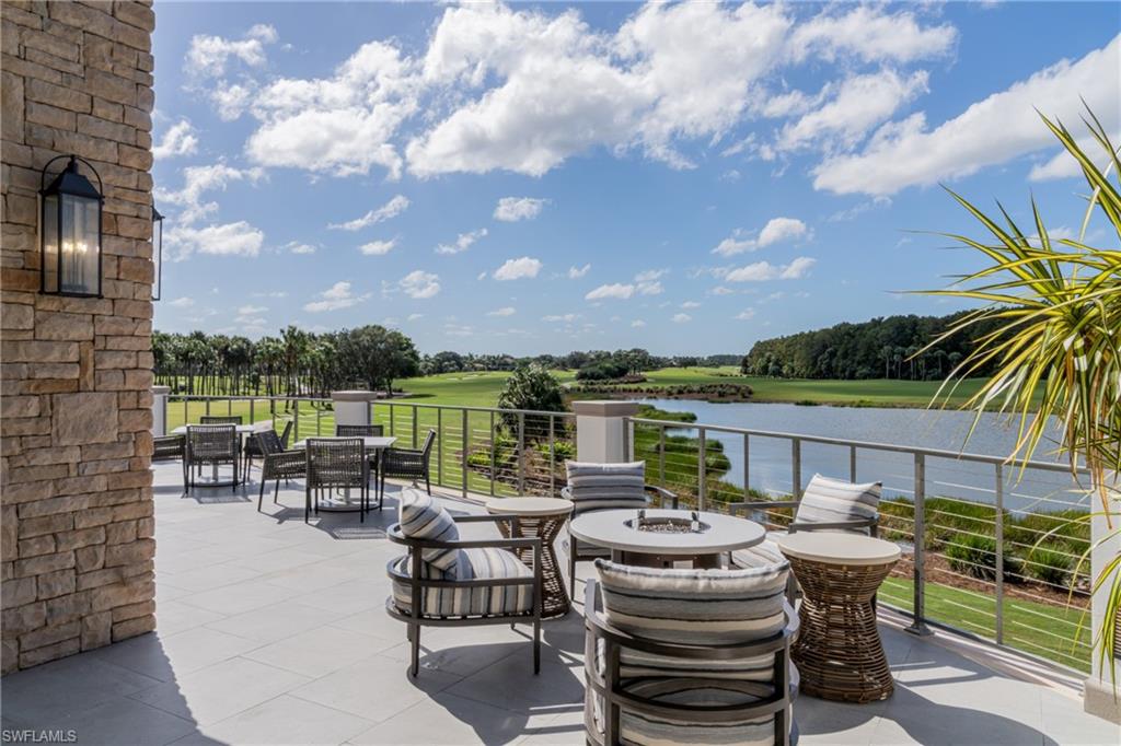 TWIN EAGLES - Residential