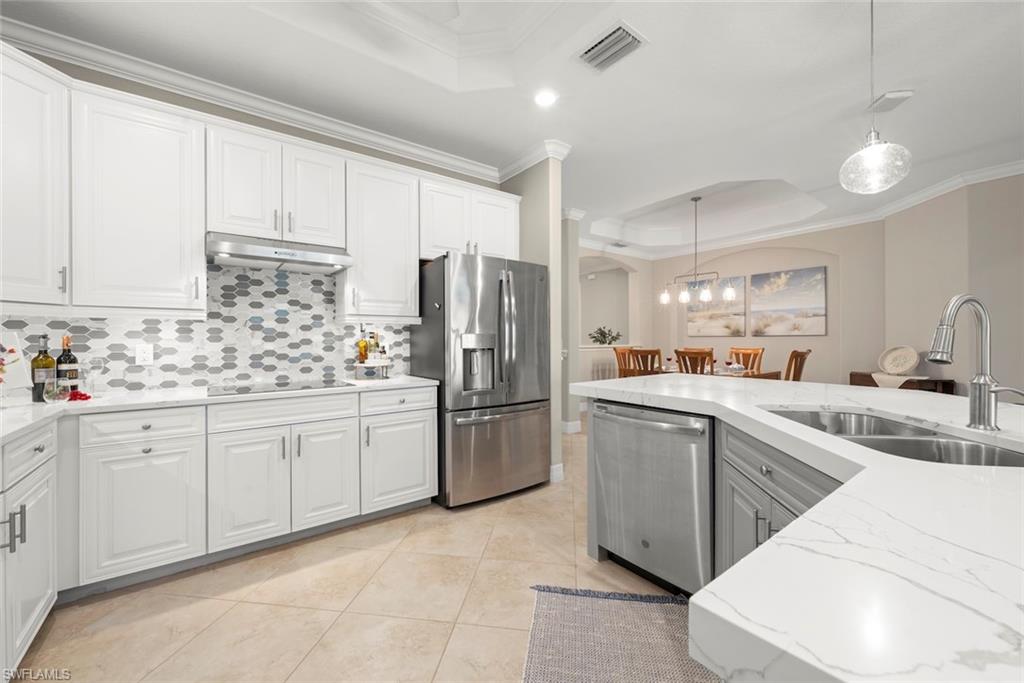 TWIN EAGLES - Residential