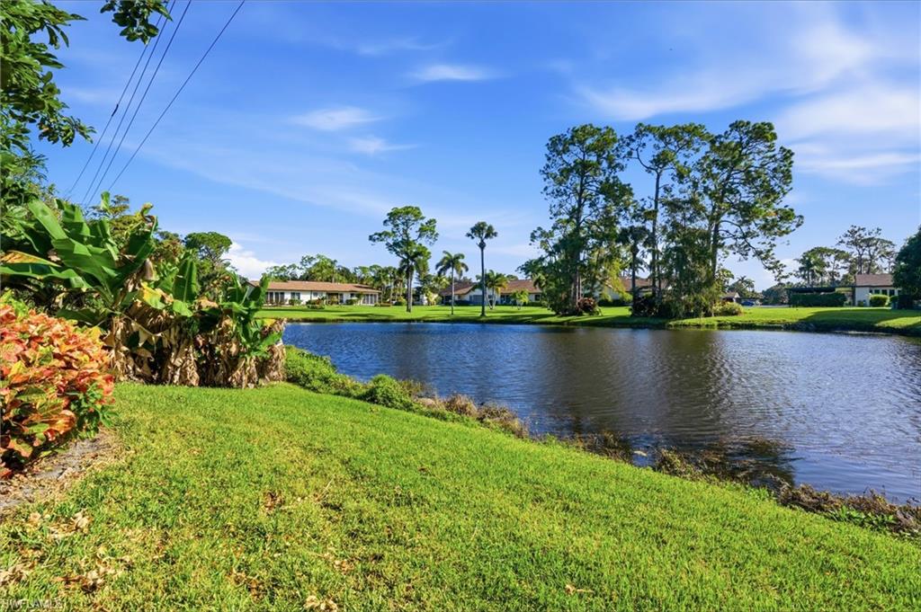 LAKEWOOD VILLAS - Residential