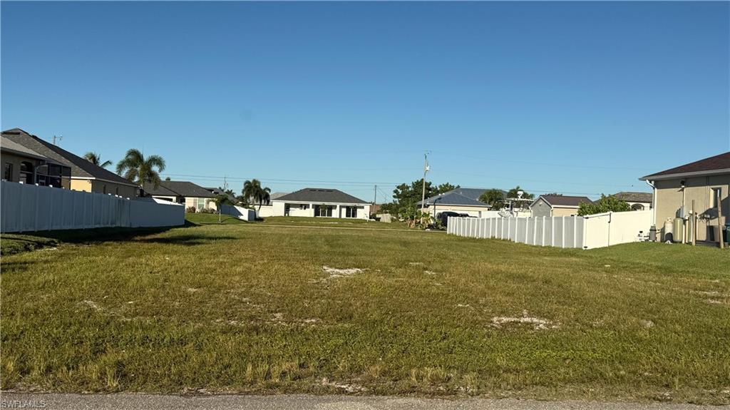 CAPE CORAL - Land