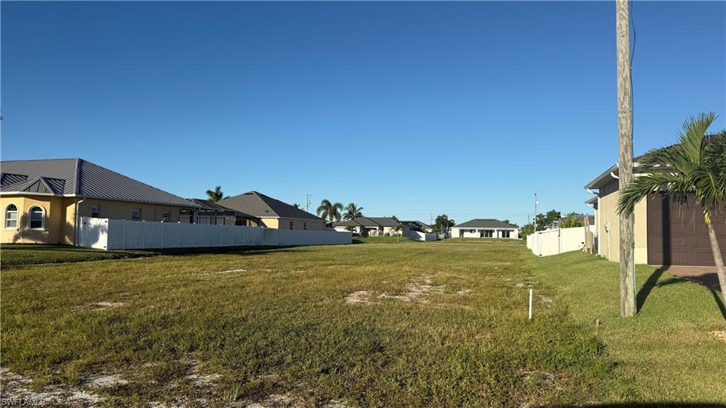 CAPE CORAL - Land