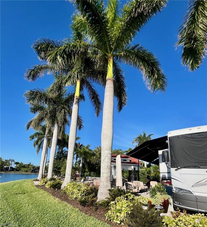 PELICAN LAKE RV RESORT - Land