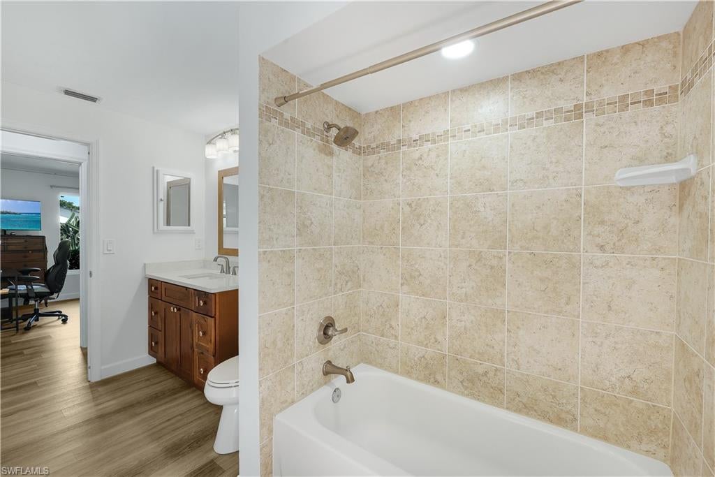 ISLAND PARK WOODLANDS - Residential