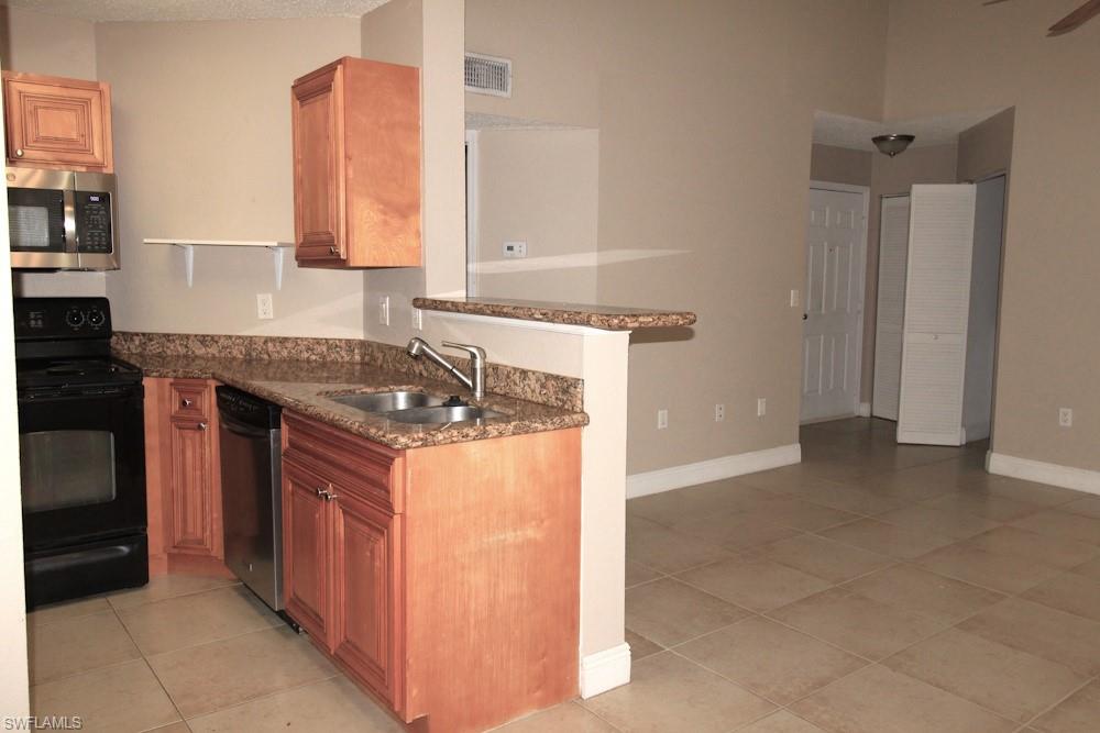 VENETIAN PALMS - Residential Lease