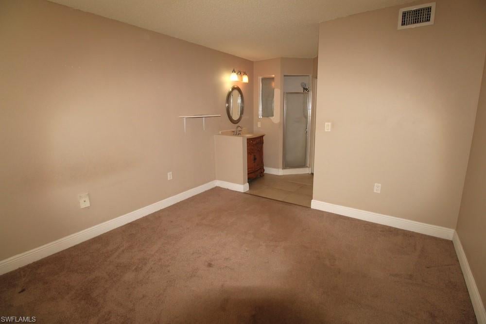 VENETIAN PALMS - Residential Lease