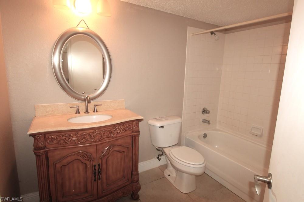 VENETIAN PALMS - Residential Lease