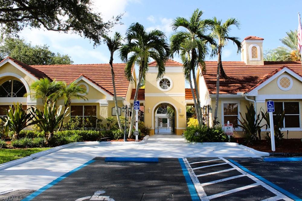 VENETIAN PALMS - Residential Lease