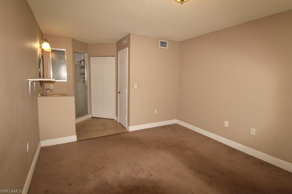 VENETIAN PALMS - Residential Lease