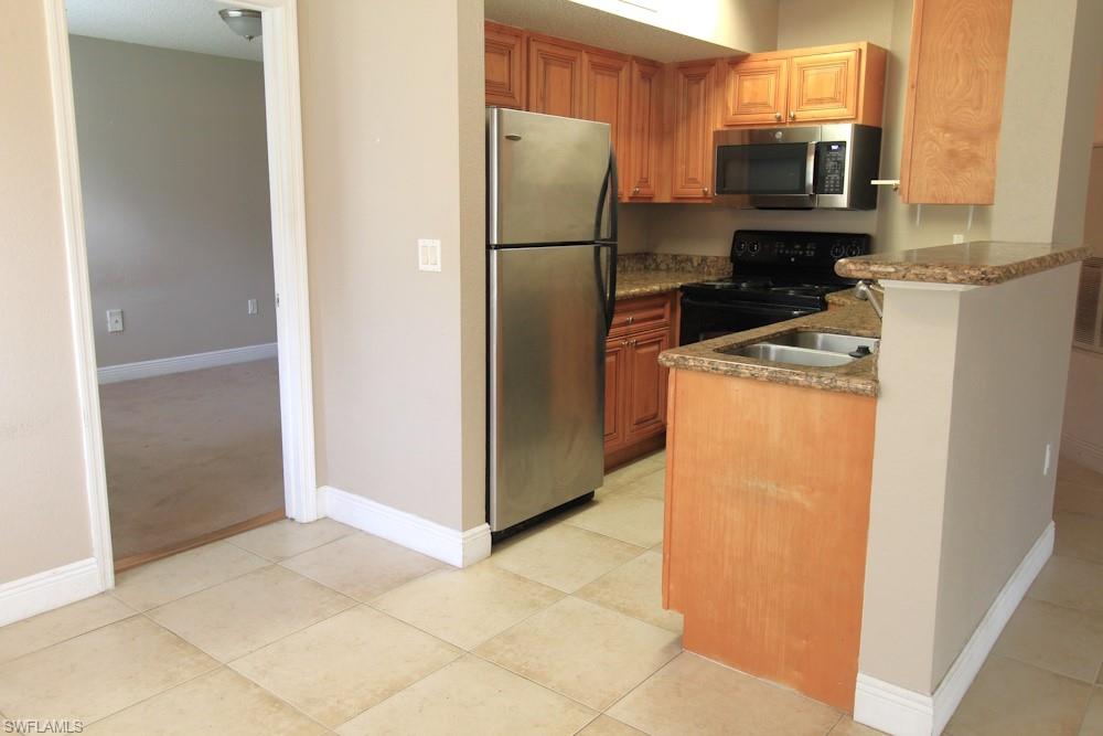 VENETIAN PALMS - Residential Lease
