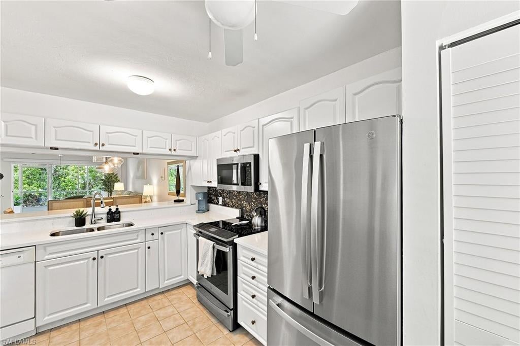 NAPLES SANDPIPER BAY CLUB - Residential Lease