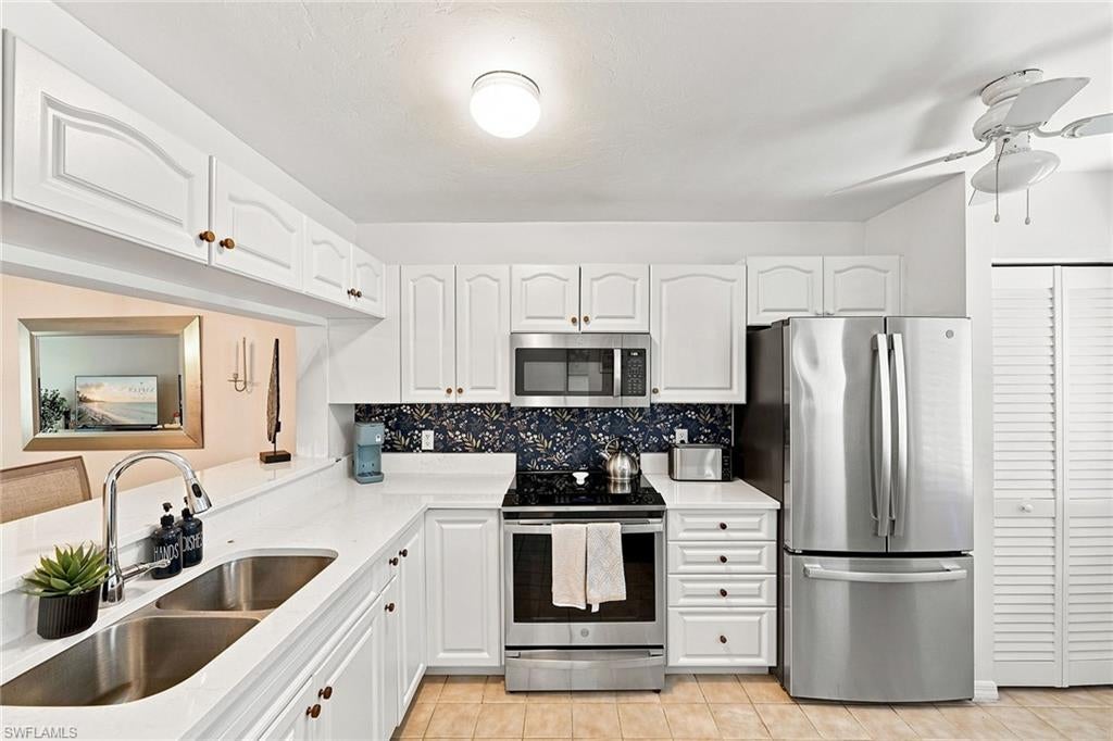 NAPLES SANDPIPER BAY CLUB - Residential Lease