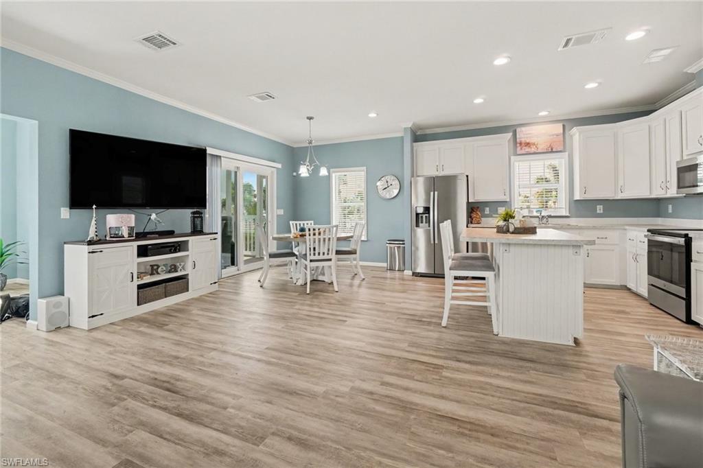 BAYSIDE ESTATES - Residential