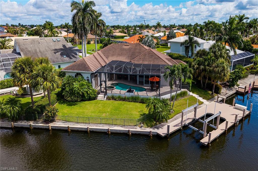 MARCO BEACH - Residential