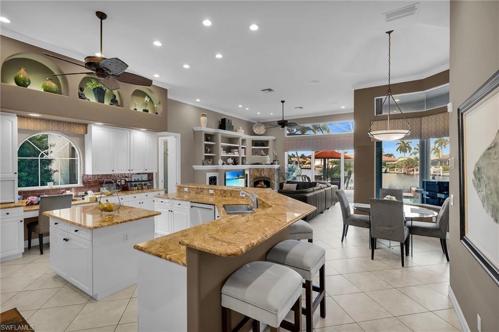 MARCO BEACH - Residential