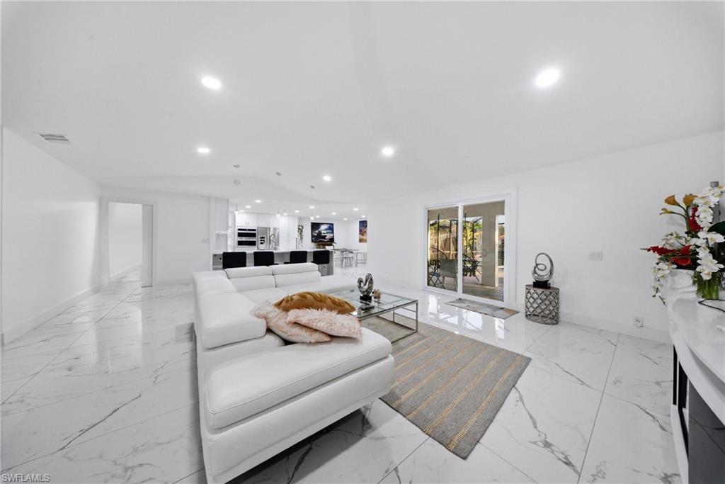 GOLDEN GATE CITY - Residential