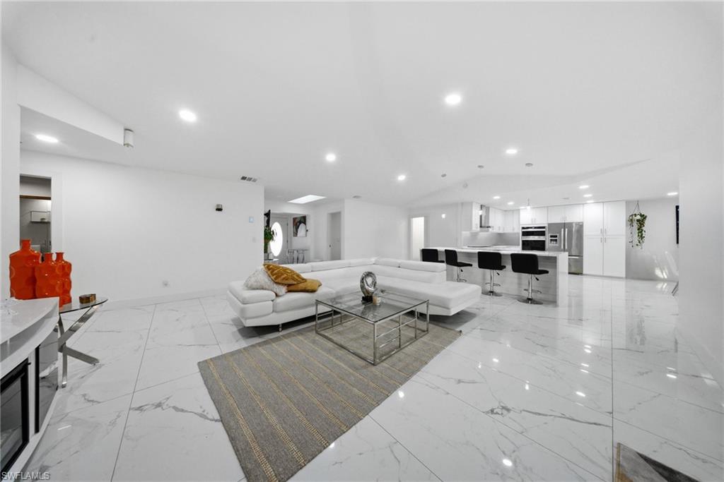GOLDEN GATE CITY - Residential