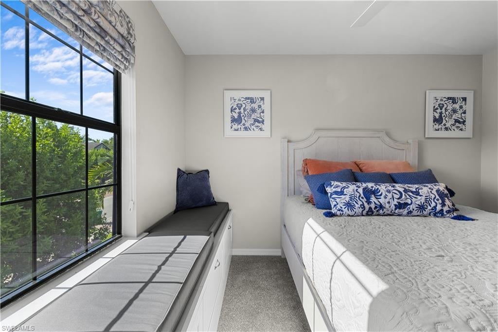 AVERY SQUARE - Residential Lease