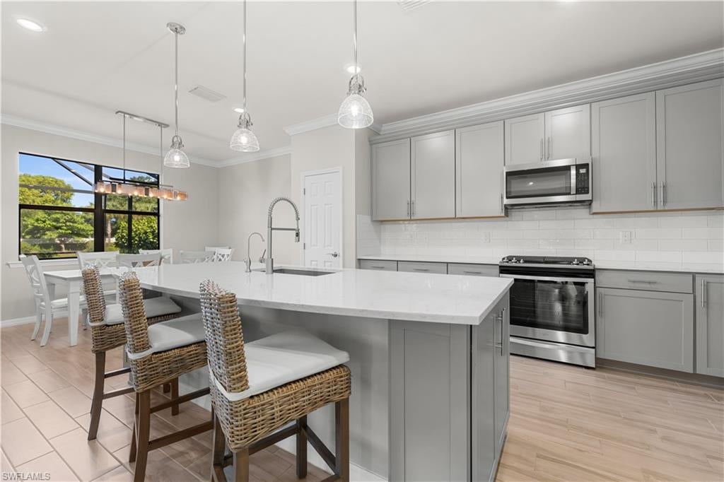 AVERY SQUARE - Residential Lease