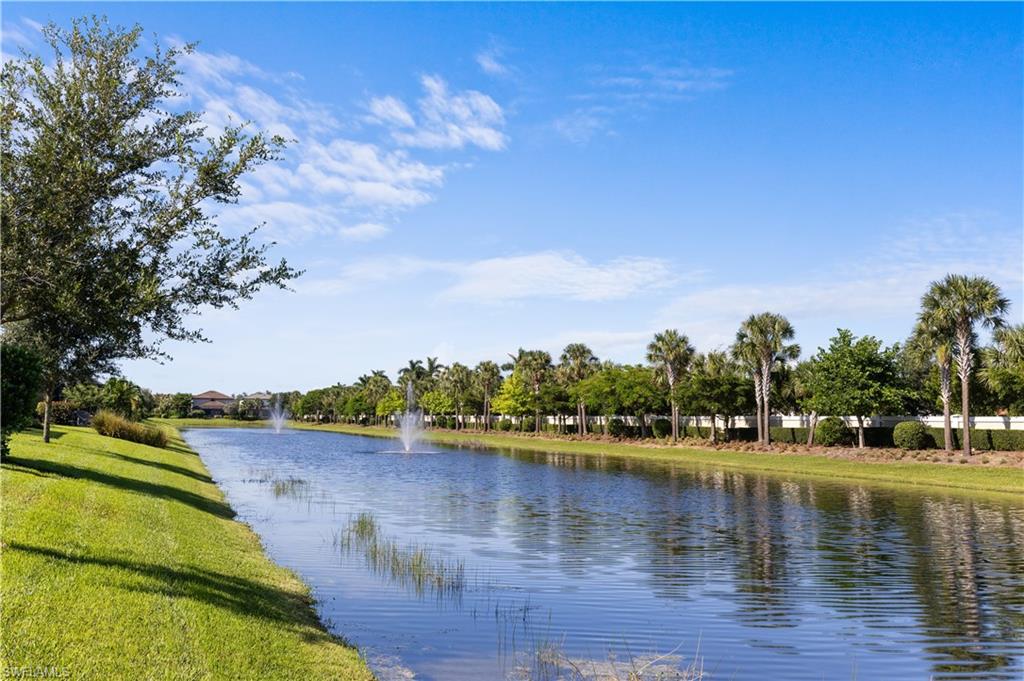 AVERY SQUARE - Residential Lease
