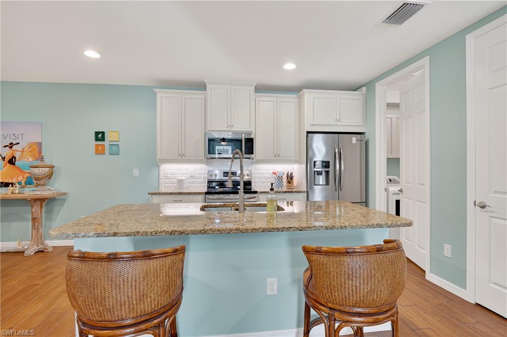 CORAL HARBOR - Residential