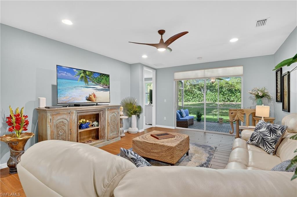 CORAL HARBOR - Residential