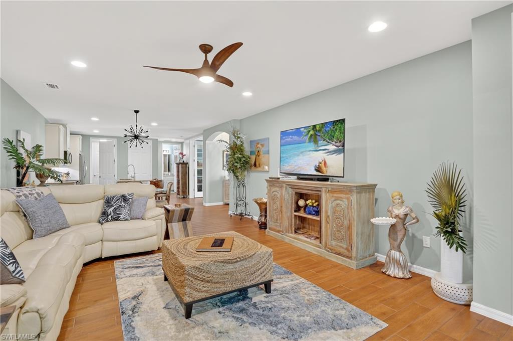 CORAL HARBOR - Residential
