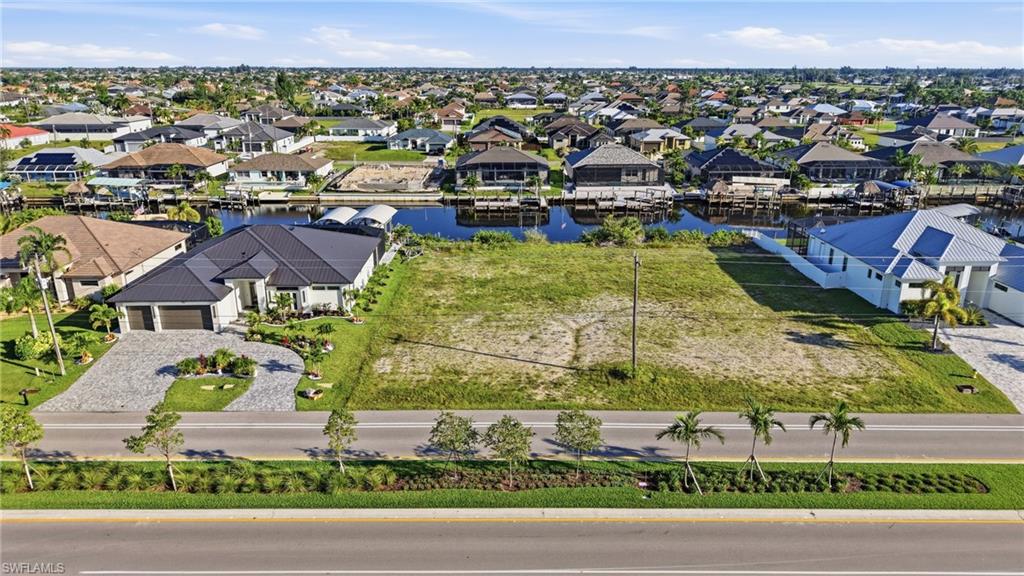 CAPE CORAL - Land
