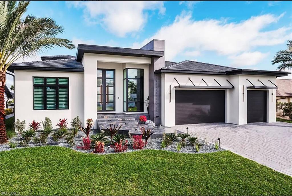 CAPE CORAL - Land