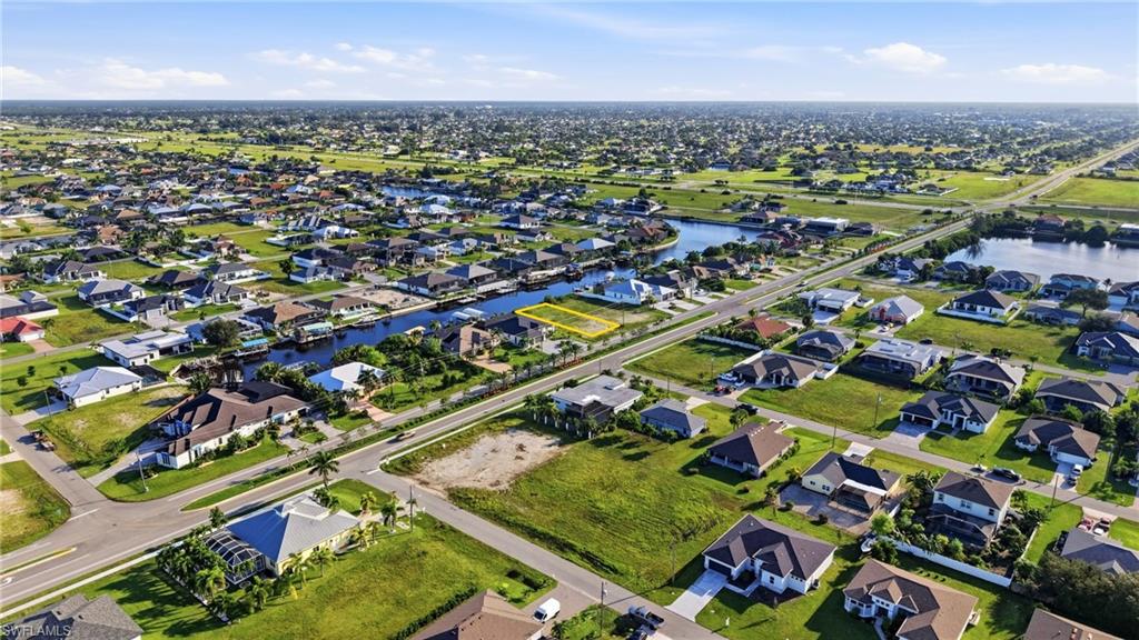 CAPE CORAL - Land