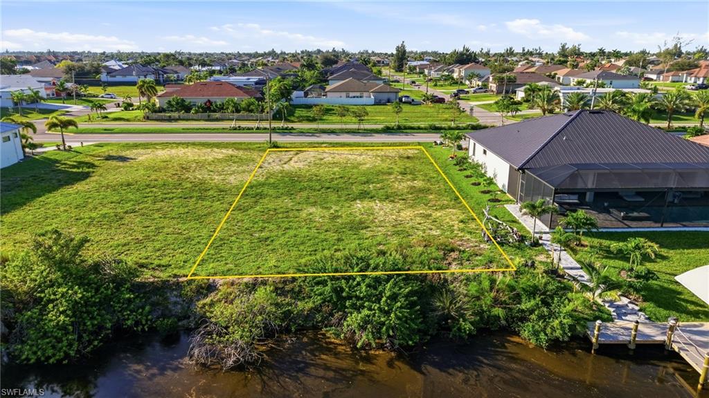 CAPE CORAL - Land