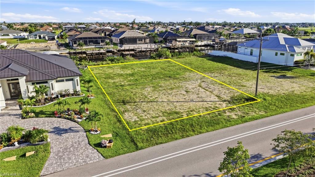 CAPE CORAL - Land