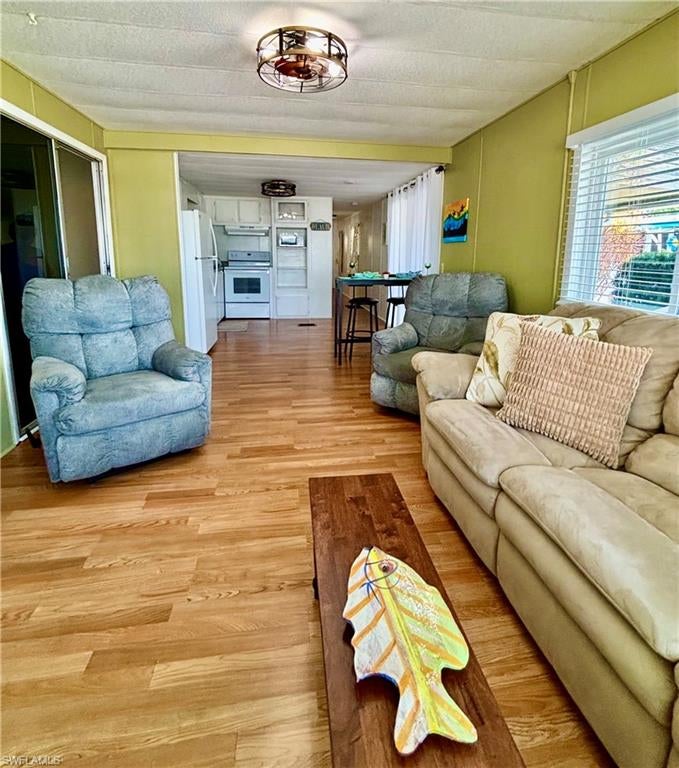 FOREST PARK MOBILE HOME - Residential