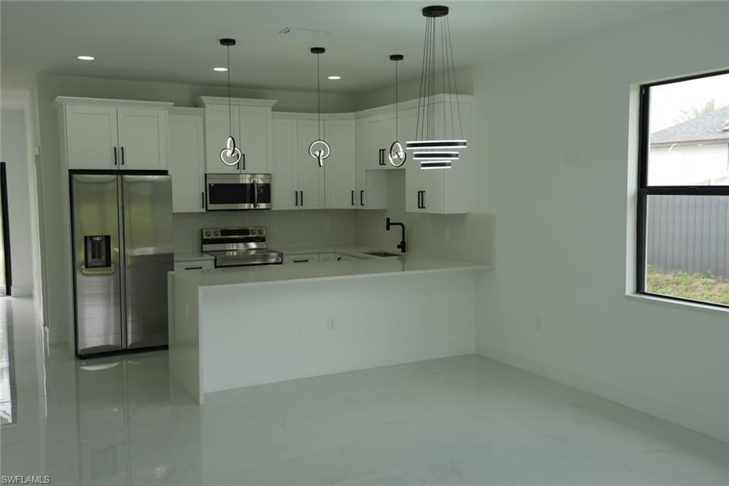 900 BUILDING - Residential