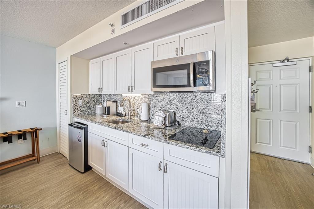 SANIBEL VIEW VILLAS - Residential