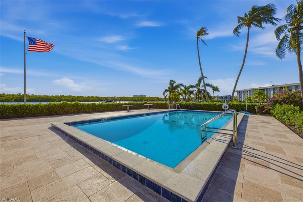 MARINERS COVE - Residential