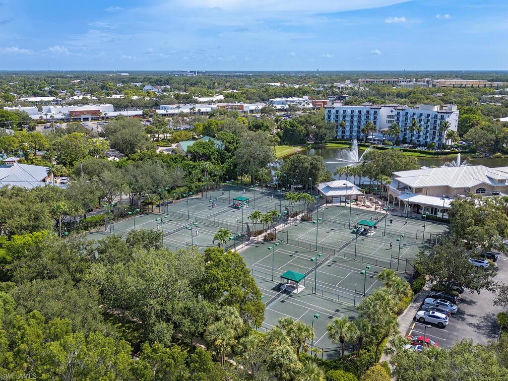 LAUREL OAKS AT PELICAN BAY - Residential