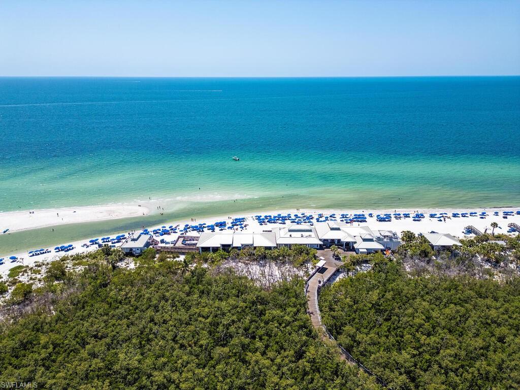 LAUREL OAKS AT PELICAN BAY - Residential