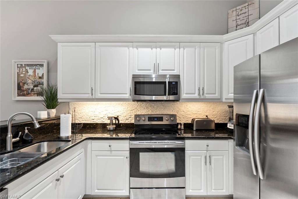 WILSHIRE LAKES - Residential Lease