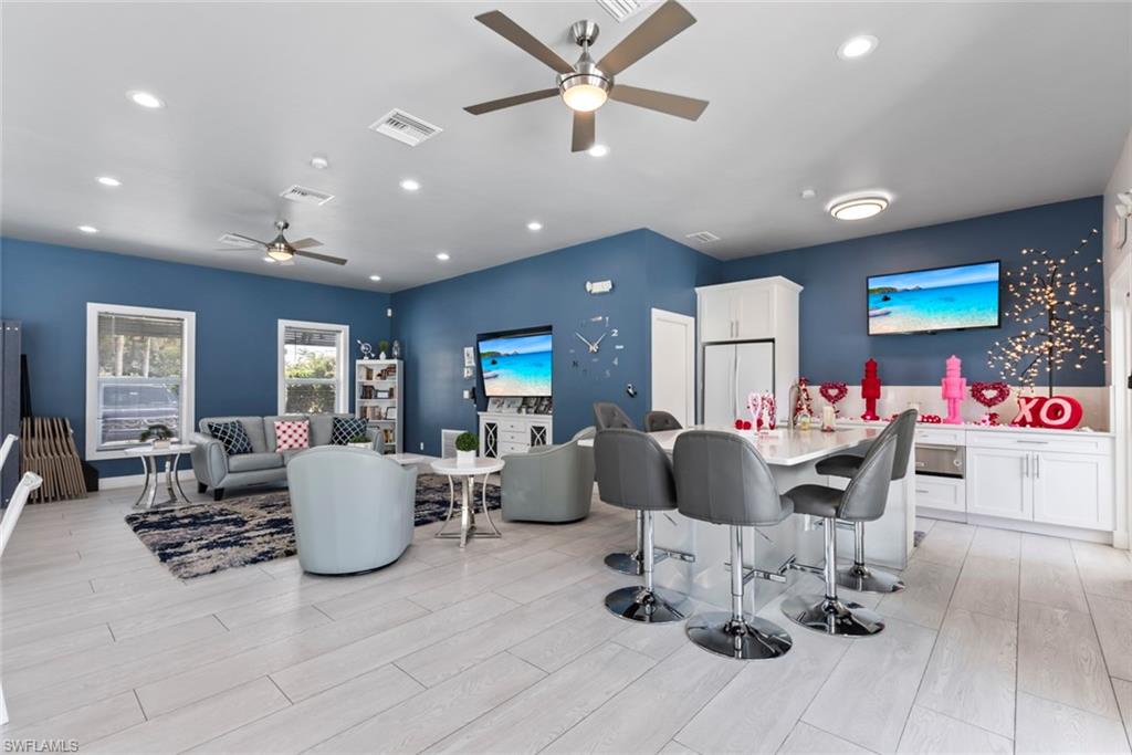 WILSHIRE LAKES - Residential Lease