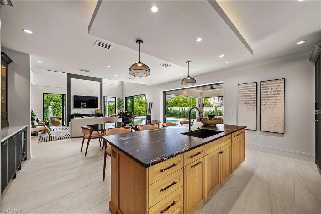 LAKE PARK - Residential