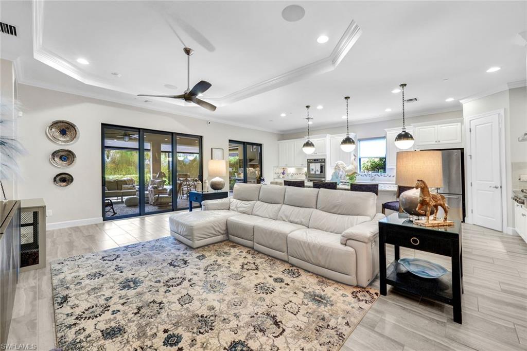 PEBBLE POINTE - Residential