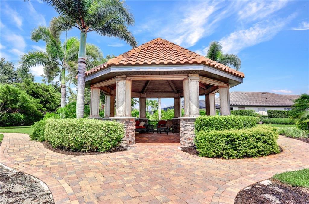 PEBBLE POINTE - Residential
